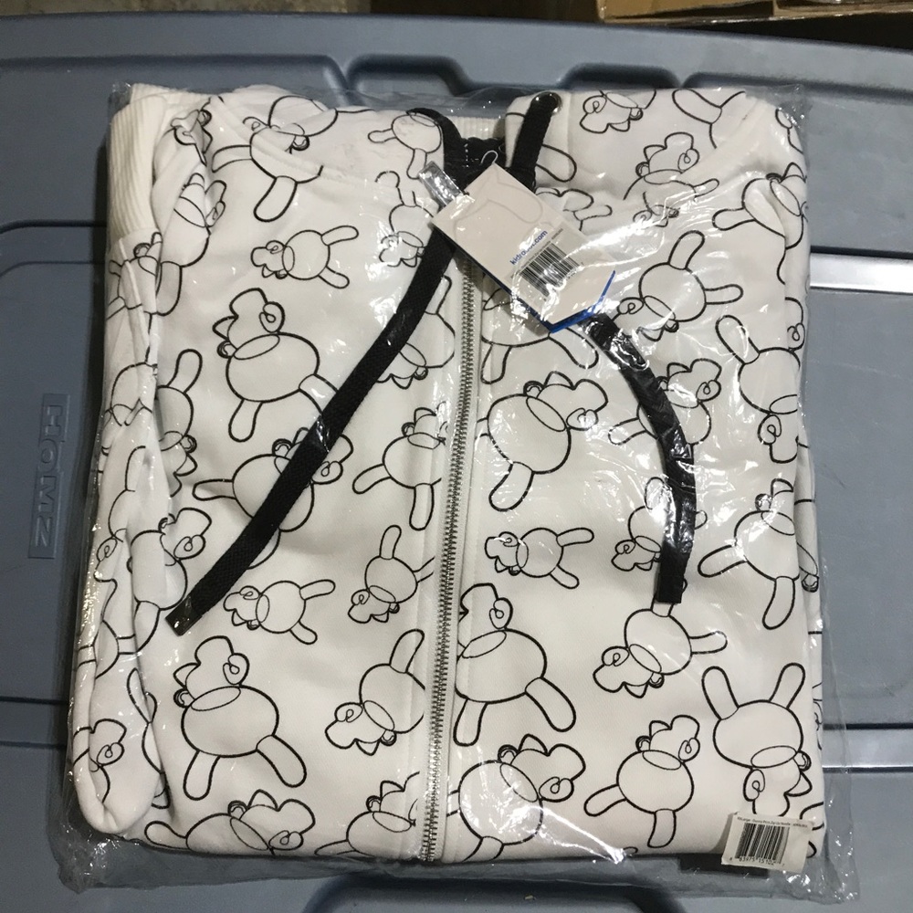 Limited Kidrobot Sweater 109/200 XXL Brand New